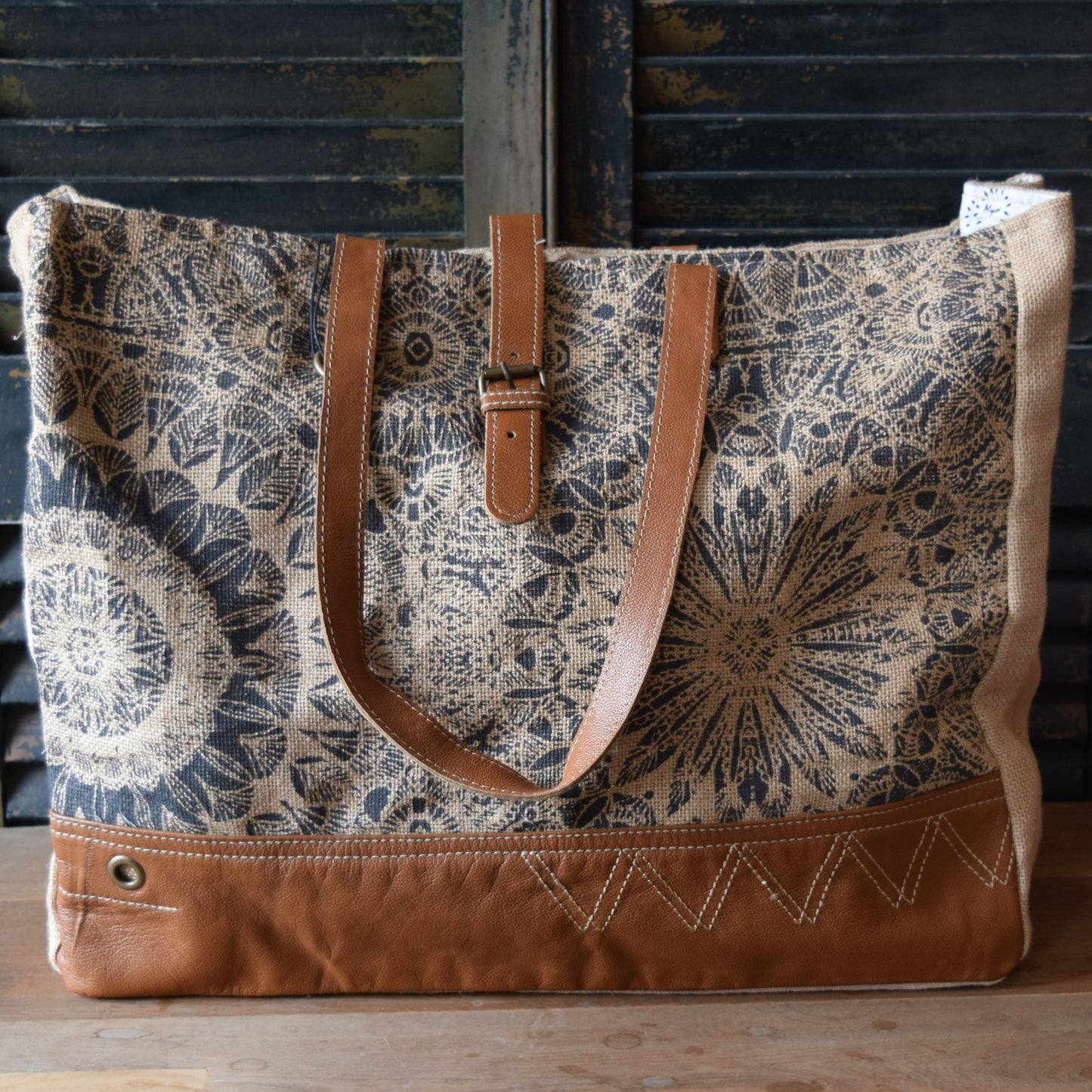 Large Daisy Burlap WEEKEND Bag