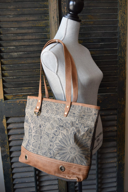 Large Daisy Tote